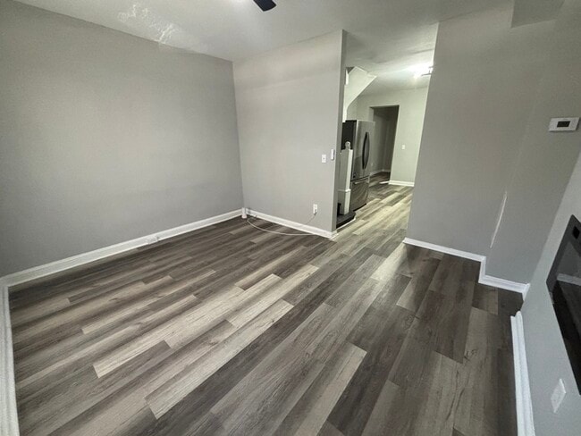 Photo - 2 bedroom PLUS den with Fireplace