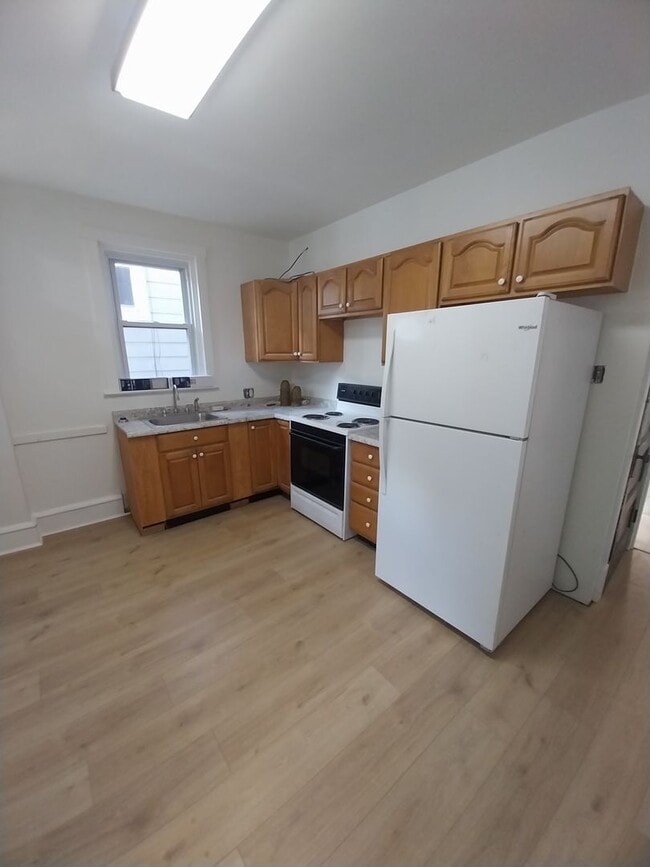 Photo - 3 bedroom, 1.5 baths, yard, washer dryer hook up