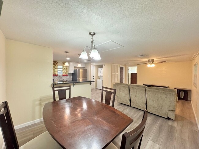 Photo - Furnished Apartment - Auburndale