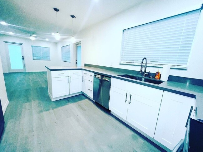 Photo - 7128 SW 22nd St