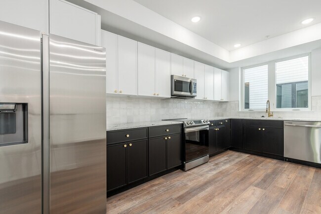 Photo - 608 S American St Unit 1