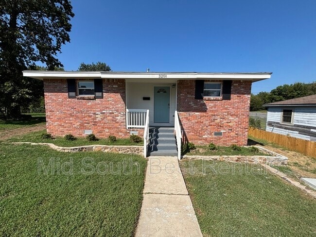 Building Photo - 3208 Bishop St Rental