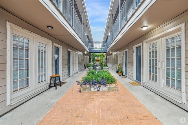 Building Photo - 2202 Park St Unit 7 Rental