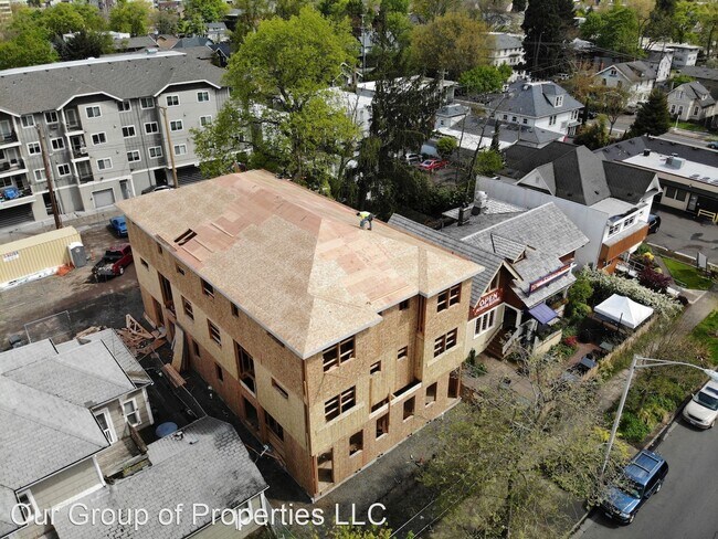 Photo - 4 br, 4.5 bath House - 1229 High St.