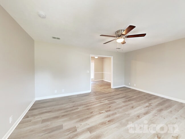 Photo - 108 Tulip Grove Point