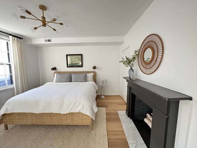 King Bedroom - 26 East St