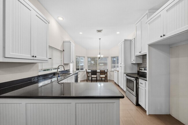 Building Photo - 13619 Braeswest Dr