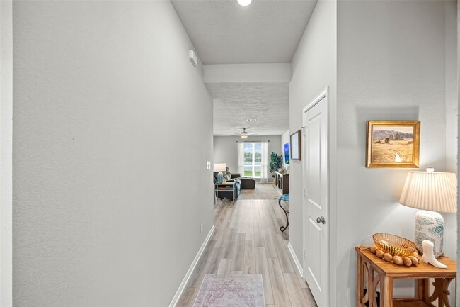 Photo - 383 Shoreview Dr