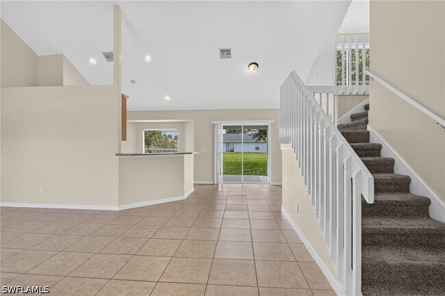 Photo - 523 SE 25th Ln