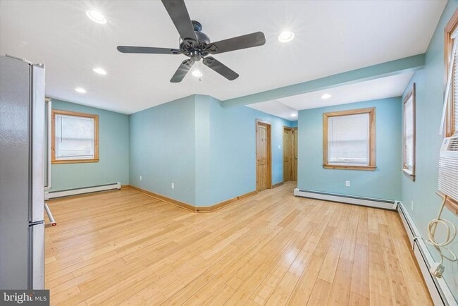 Photo - 707 Forrest St