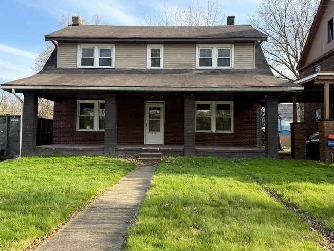 Updated and Spacious 3-4 Bedroom, 2 Story ... - Updated and Spacious 3-4 Bedroom, 2 Story ... House