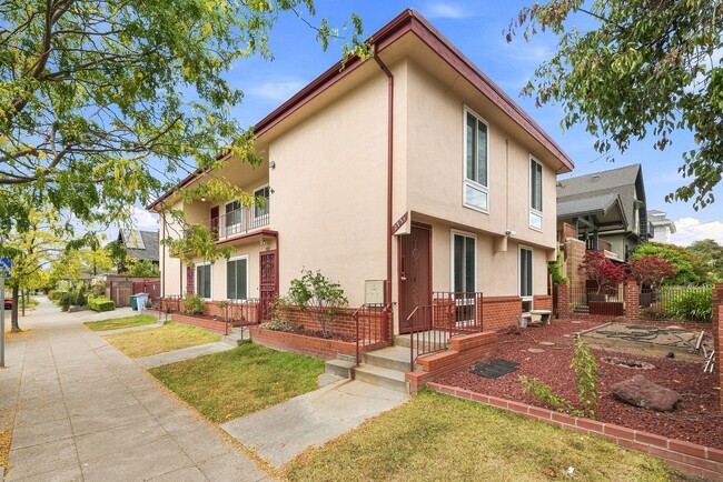 2727 McGee Ave Unidad 2729 McGee Ave
