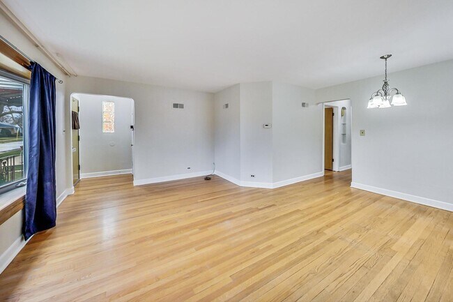 Photo - 6210 N Harding Ave