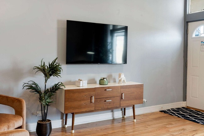 Photo - 109 S Paulina St Unidad ID1244958P