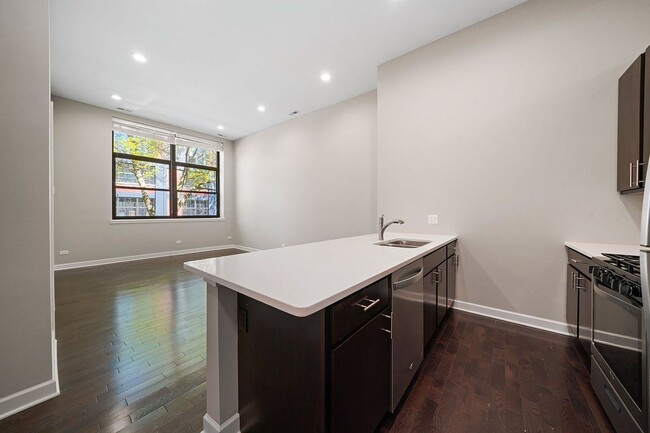 Photo - 2200 W Lawrence Ave Apartments Unit 206