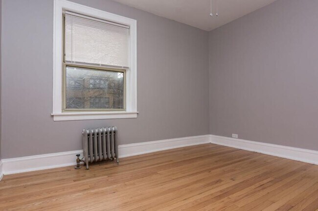 Photo - 3 bedroom in Chicago IL 60649 Unit 1B
