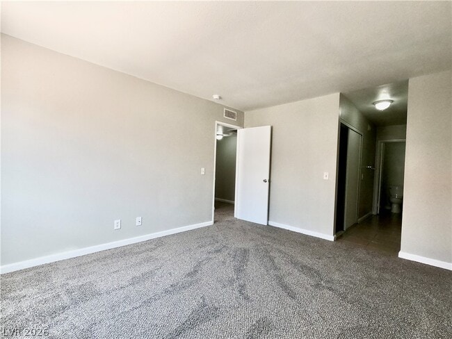 Building Photo - 1405 E Vegas Valley Dr Unit 298