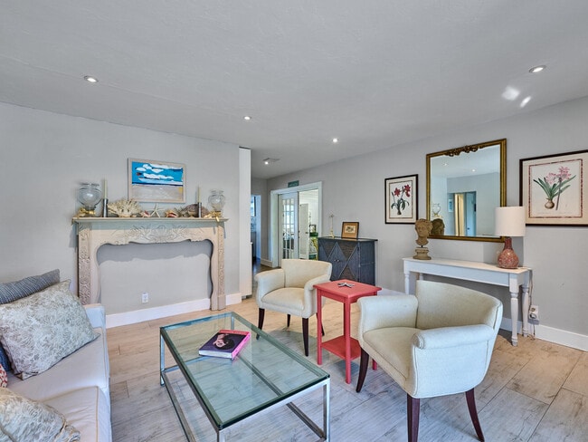 Photo - 301 NW 3rd Ct