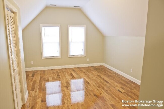 Building Photo - 17 Imrie Rd Unit 1 Rental