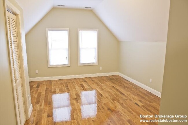 Photo - 17 Imrie Rd Apartments Unit 1