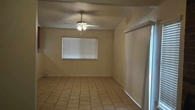 Photo - 8956 Red Leaf Way