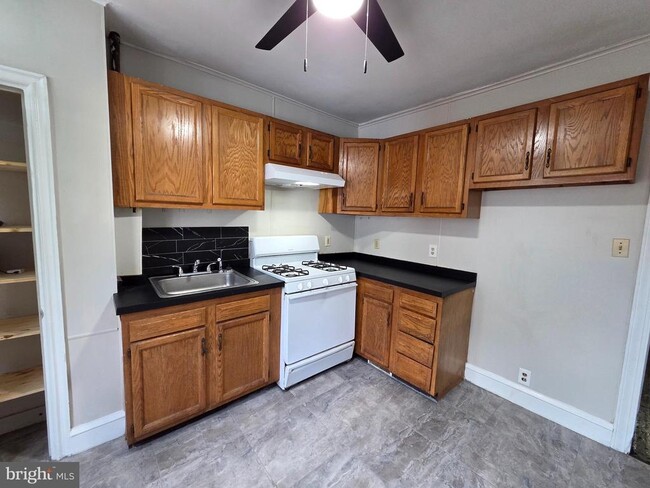 Building Photo - 314 Concord Ave