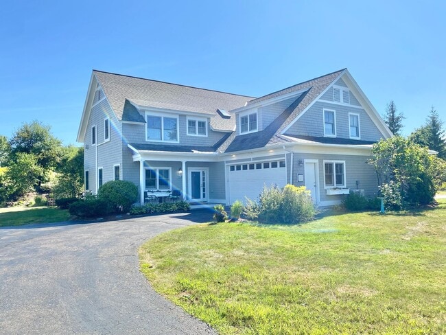 Building Photo - Furnished Townhouse in South Burlington – ...