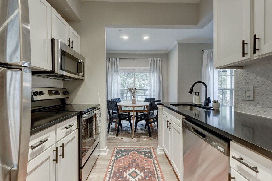 Laurel Canyon Apartments apartments — community photo