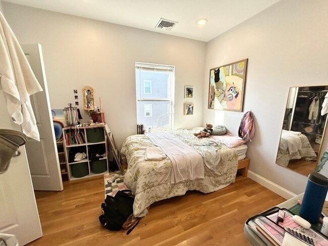 Photo - 65 Burrell St Unit 3