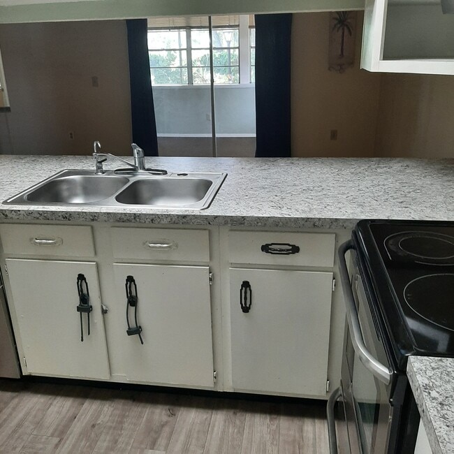 KITCHEN with pass thru