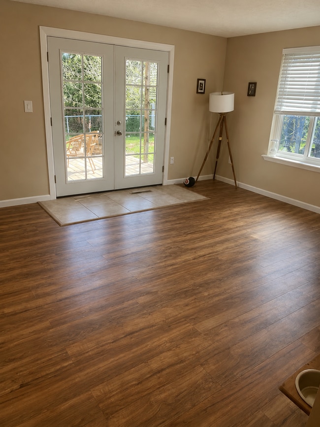 Photo - Beautiful 4 Bedroom Available in Rossborough