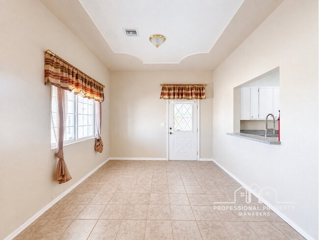 Photo - 3-bedroom, 3-bathroom home in Foothills Mobile Est