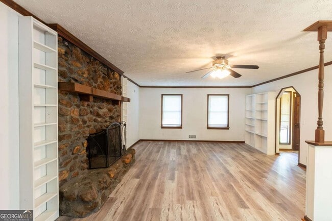 Photo - 3850 Apache Ln