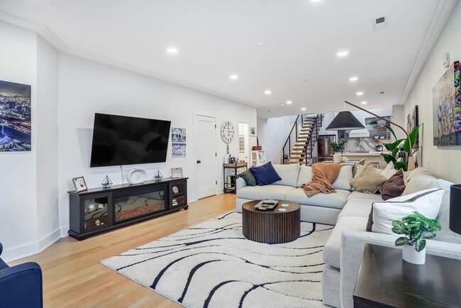 1638 Trinidad Ave NE