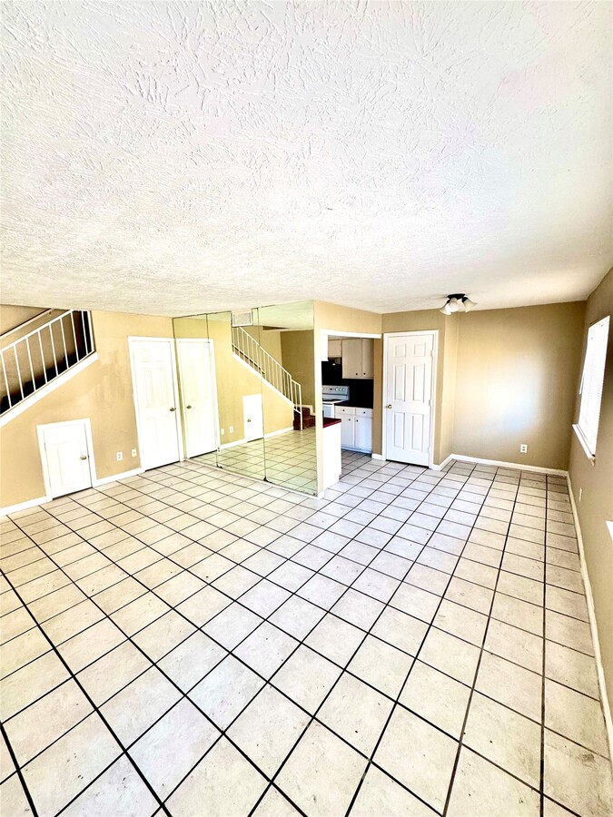 Photo - 5668 Birchmont Dr Unidad 2