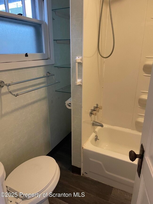 Photo - 1312 Main St