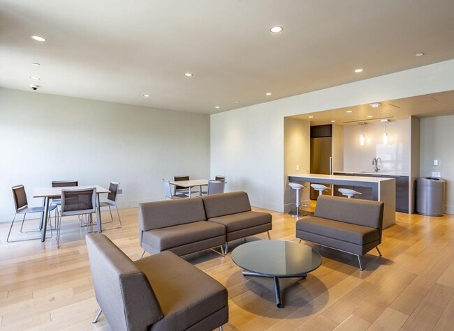 Community room - 2020 Walnut St Unit 10G