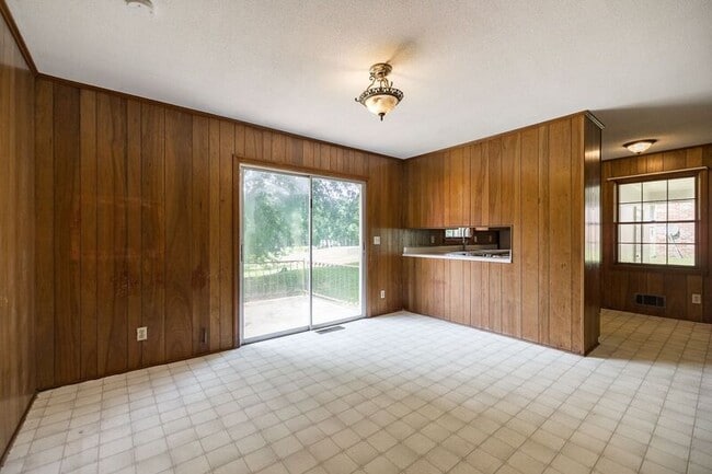 Photo - 145 Smithonia Rd