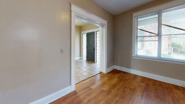 Photo - 2305 Rohs St