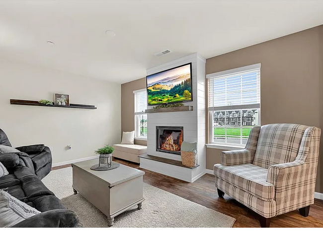 Photo - 858 Byler Cir