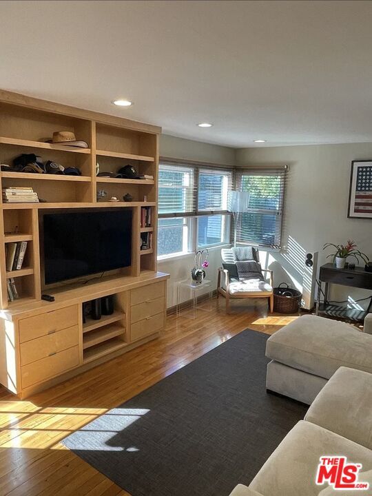 Building Photo - 2329 Clark Ave