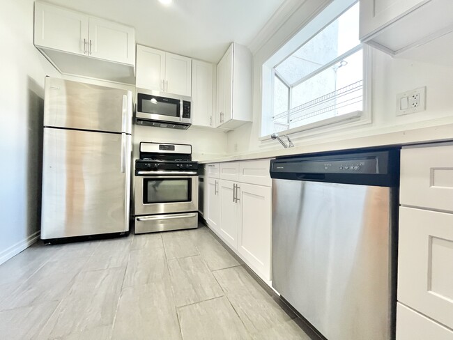 Photo - 14623 Moorpark St Apartment Unit A