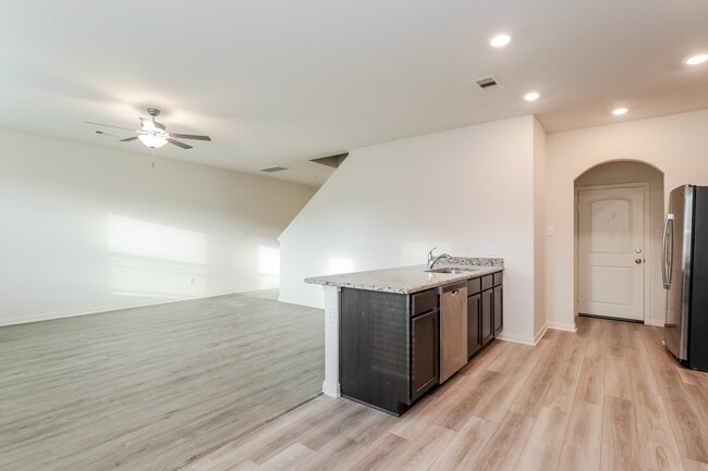 Photo - 23135 Shakespeare Dr