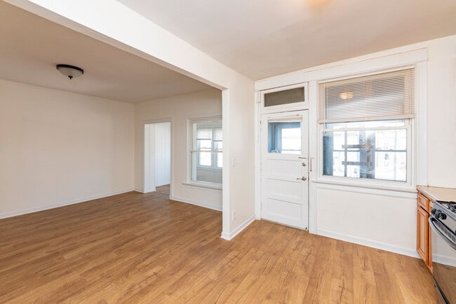 Photo - 4737 N Saint Louis Ave Unit 2