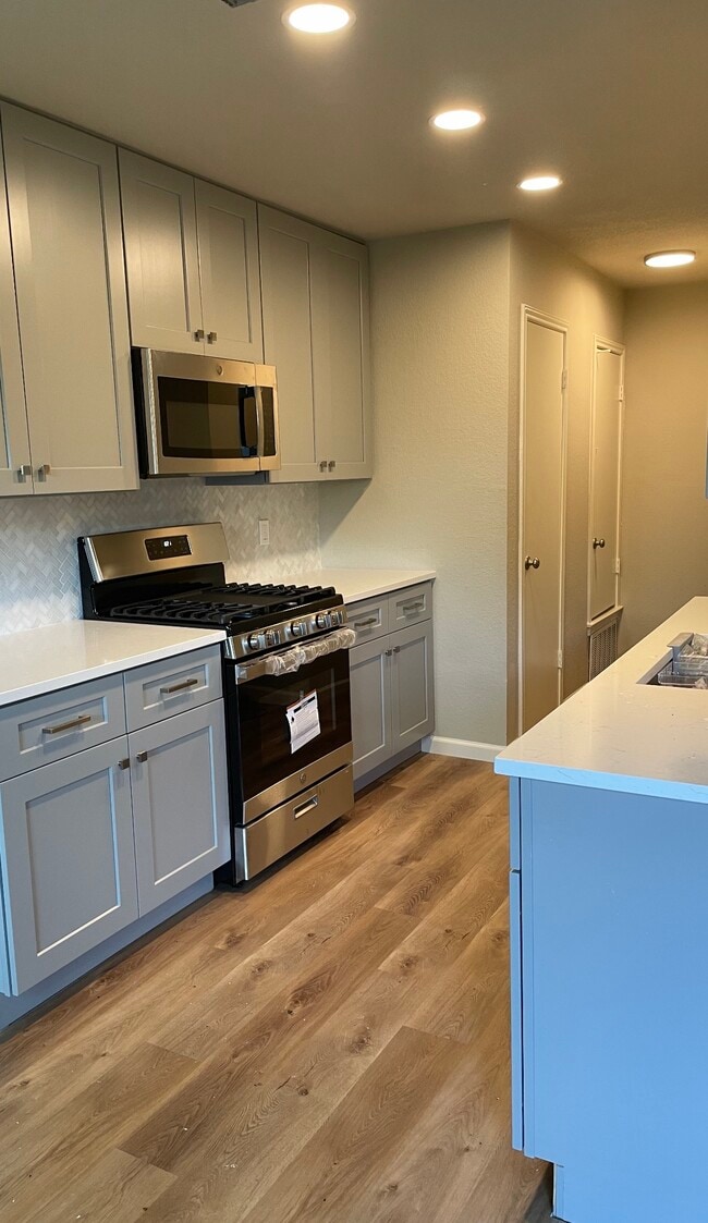 3502 Larchmont Cove