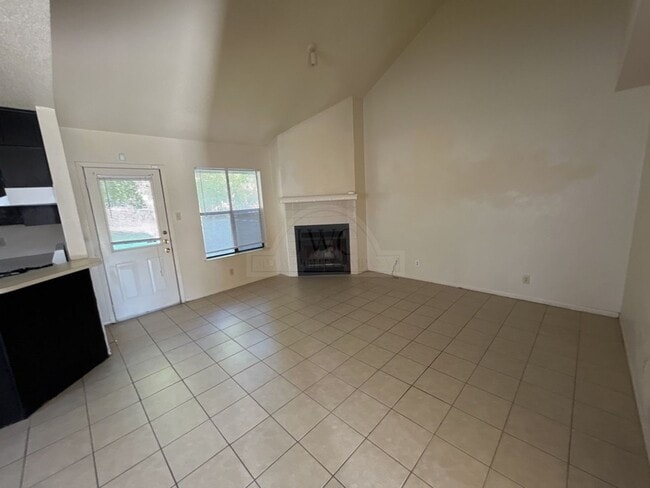 Photo - 1307 Opal Rd