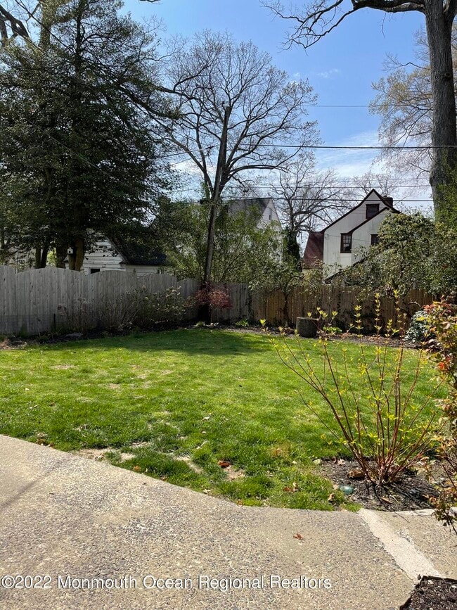 Photo - 510 Blanchard Pkwy