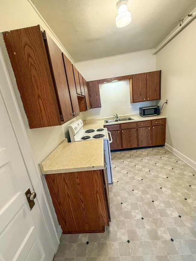 Photo - 10 1/2 N Minnesota St