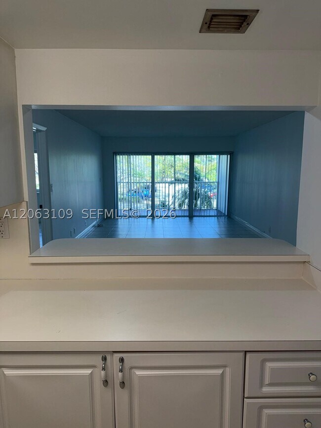 Photo - 100 Lakeview Dr Unit 214