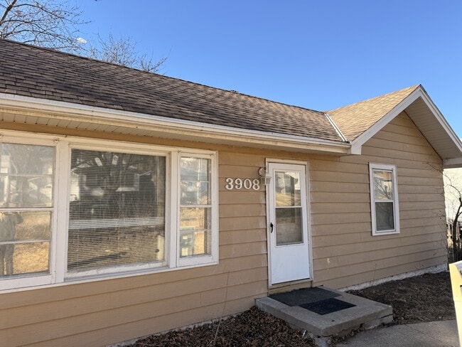 Photo - 3908 N 55th St